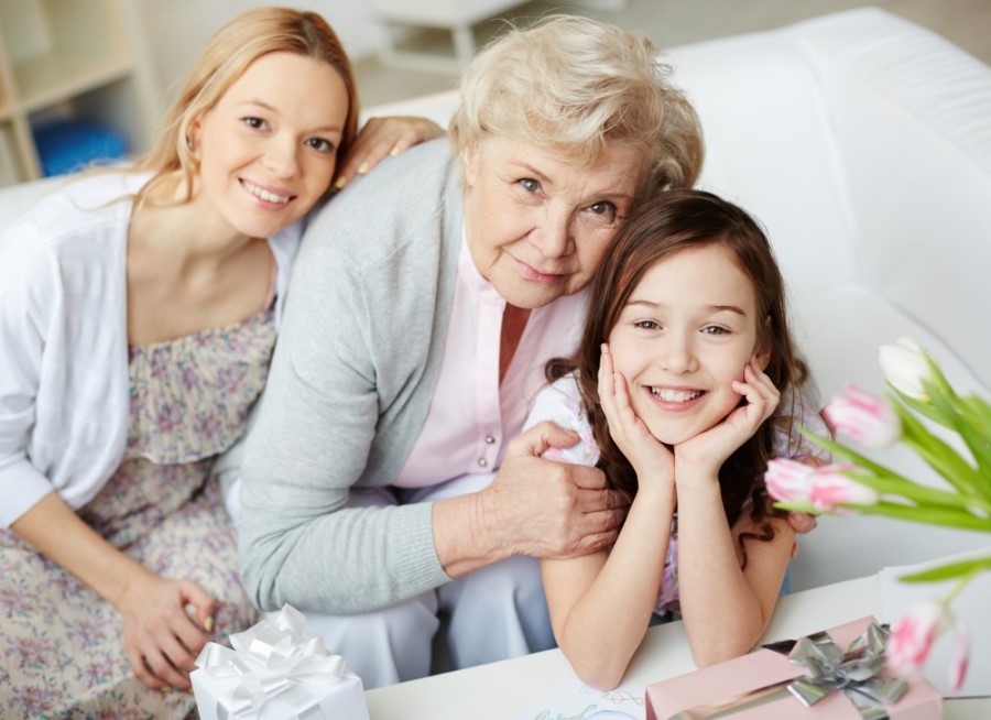 Babička s dcerou a vnučkou